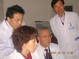 間歇性眼球突出症