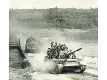 1979年對越作戰中的62式輕型坦克搭載步兵