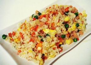 茄汁洋蔥雞丁炒飯 茄汁洋蔥雞丁炒飯