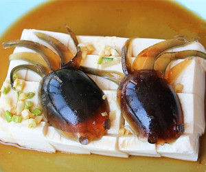 金魚皮蛋拌豆腐