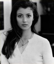 米婭&middot;薩拉