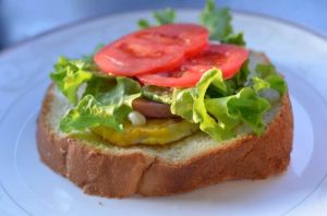 草莓醬火腿烤麵包片