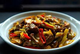 泡菜炒雞雜 泡菜炒雞雜