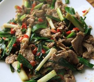 蒜苗剁椒炒牛肉 蒜苗剁椒炒牛肉