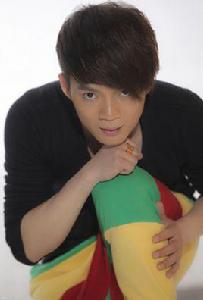 為什麼相愛的人不能在一起[六哲演唱歌曲]