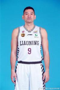 鍾誠[中國籃球運動員]