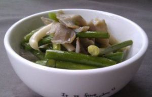 蒜苗蟹味菇 蒜苗蟹味菇