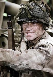 兄弟連[英美2001年大衛&middot;弗蘭科爾執導戰爭劇]