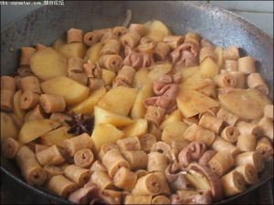 腐竹耳脆燉土豆 腐竹耳脆燉土豆