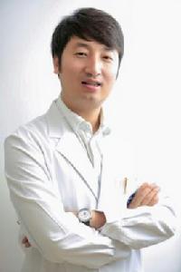 王磊[北京大學國際醫院黨委委員、黨院辦主任]