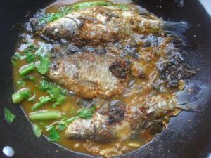 蘇子葉泡菜燒鯽魚 蘇子葉泡菜燒鯽魚