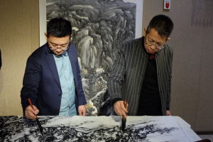 張耀與恩師李毅峰先生共同創作