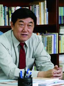 陳洪[南開大學常務副校長]