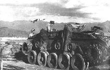法軍陣地越來越小，坦克成為廢鐵