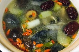 枸杞烏雞紅棗湯 枸杞烏雞紅棗湯