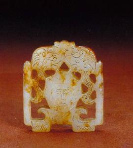 玉人首鳥紋佩 玉人首鳥紋佩