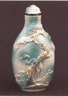 月華釉浮雕松鶴煙壺