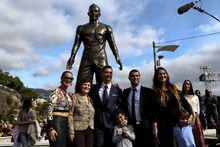 葡萄牙馬德拉島上的C羅銅像