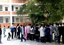 銅陵十七中社團招新現場