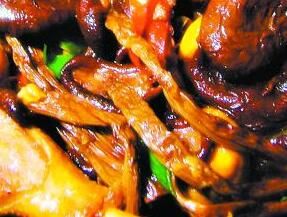 筍乾冬菇燜雞 筍乾冬菇燜雞