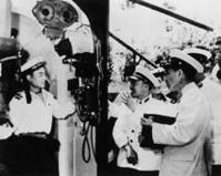 羅舜初(前左二)視察海軍艦艇(圖2)