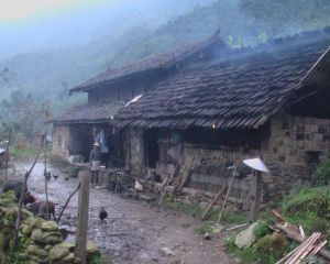 糯角山村 糯角山村