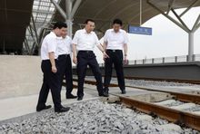 李克強考察長沙南站