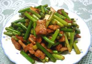 肉片燜蒜薹 肉片燜蒜薹