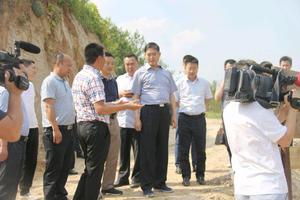 鄒自景深入旺蒼奇果生態觀光園指導工作