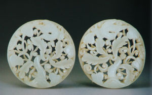 明白玉透雕花鳥紋圓飾 明白玉透雕花鳥紋圓飾