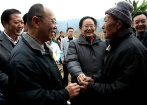 廖建軍(左二)、廖蘭(右三) 與徐立禮(右二)親切交談