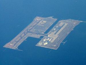 在海中心建造的日本關西國際機場