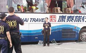 菲律賓警察拍照留念引憤怒