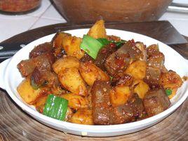 土豆燒臘肉 土豆燒臘肉