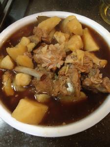 土豆燉腔骨，較滿的成品圖