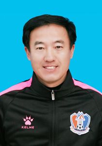 黃岩[足球教練]