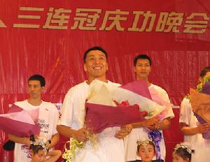 李群[籃球教練]