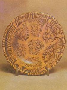 絞胎三足盤 絞胎三足盤