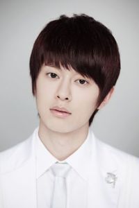 金東炫[Boyfriend組合隊長]