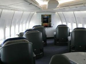 前艙即習主席乘坐的艙段