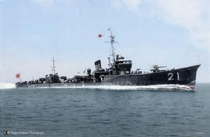 經過改裝的千鳥號,主炮換成120毫米炮。