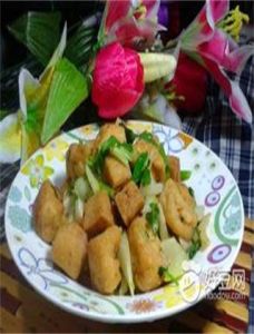 油豆腐炒芹菜