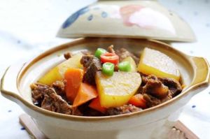 蘿蔔燉牛腩 蘿蔔燉牛腩