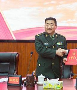 張利明[廣東省委常委、廣東省軍區司令員]