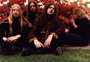 淚湖樂隊（Lake Of Tears）