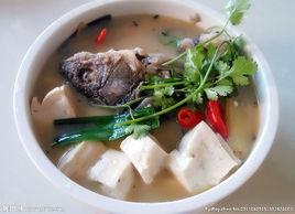 香菜豆腐鯽魚湯 香菜豆腐鯽魚湯