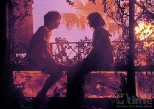 《在世界的中心呼喚愛》