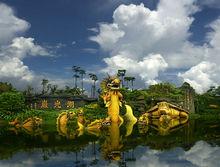 湖光岩東大門生態廣場的“龍魚神龜”雕塑