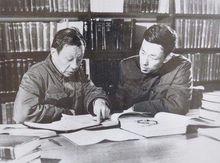 與導師王大珩一起工作