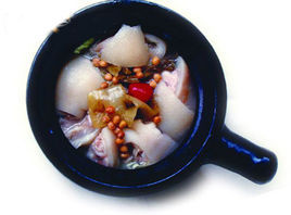 酸菜黃豆煨豬手 酸菜黃豆煨豬手